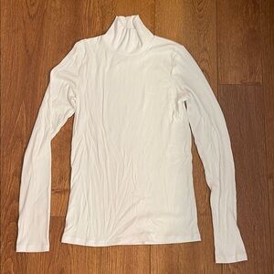 Aritzia Wilfred  mock turtleneck new